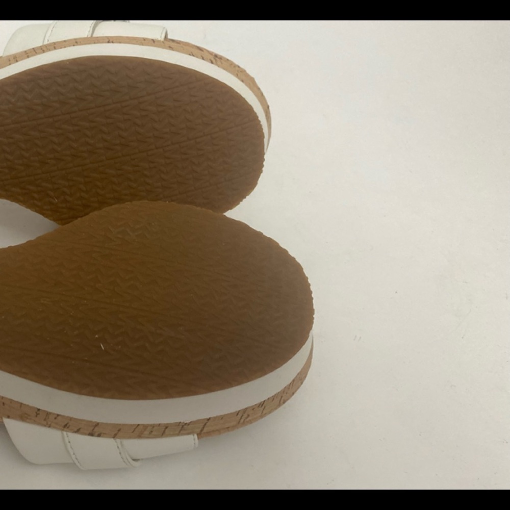 MK Sandals - Picture 3 of 6